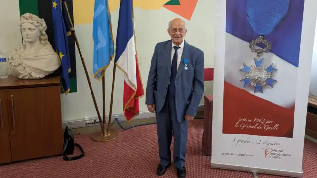 Photo Michel Cerato lors de la remise de la Médaille d'Ordre du Mérite